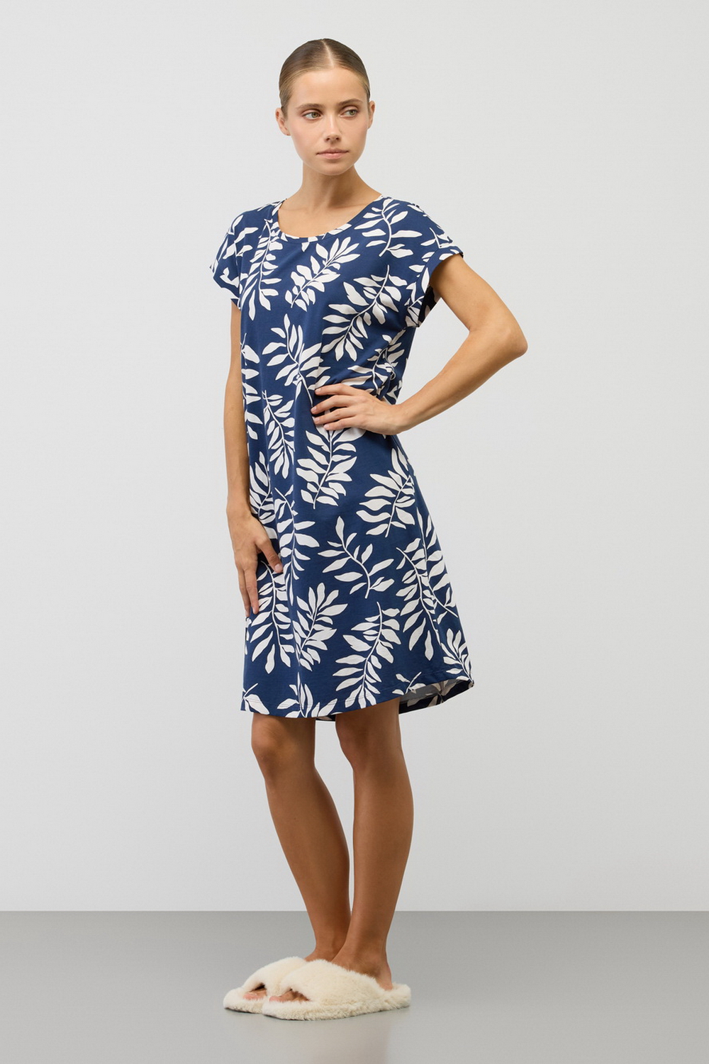 картинка Удлиненная футболка из 100% хлопка от магазина Одежда+