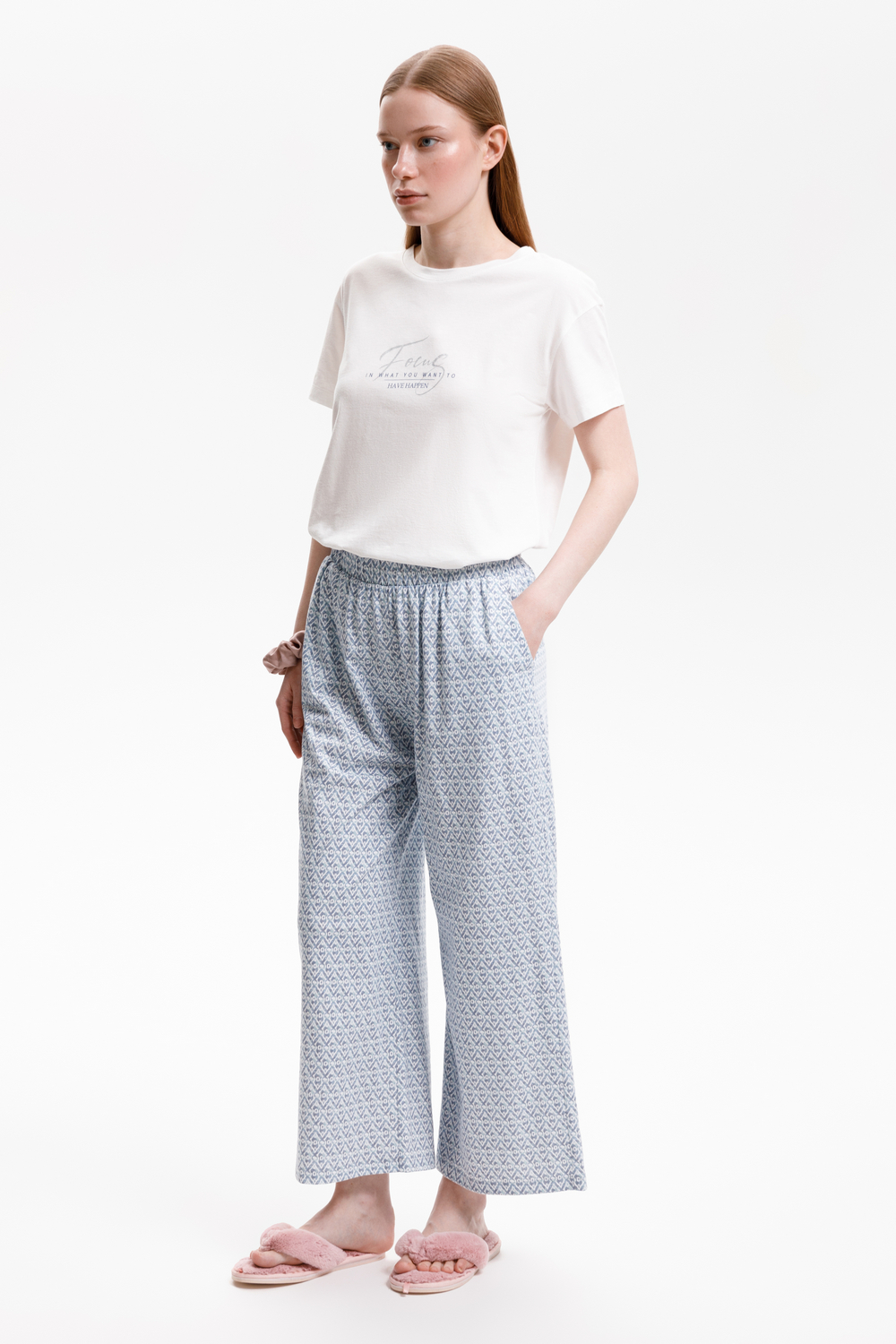 картинка Комплект футболка и брюки из гребенного хлопка от магазина Одежда+