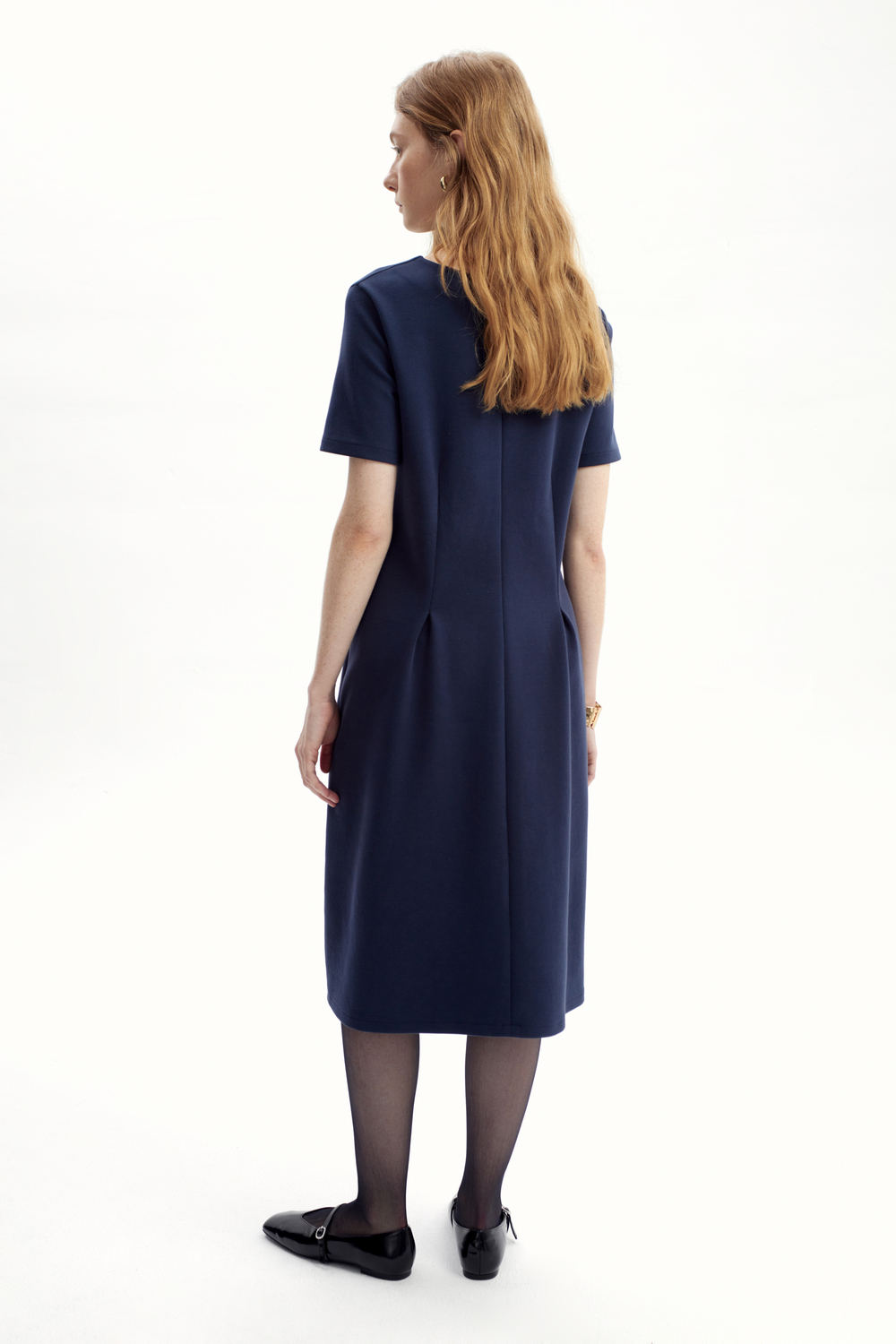 картинка Классическое платье-футляр приталенного силуэта от магазина Одежда+