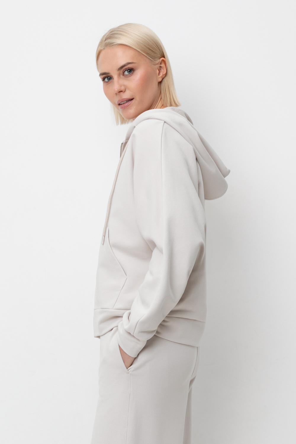 картинка Толстовка на молнии из мякого футера от магазина Одежда+