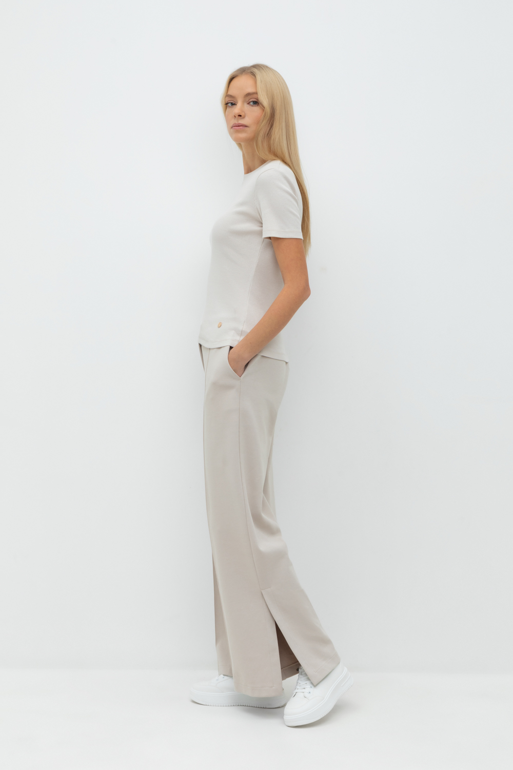 картинка Женские брюки из гладкого плотного трикотажа от магазина Одежда+