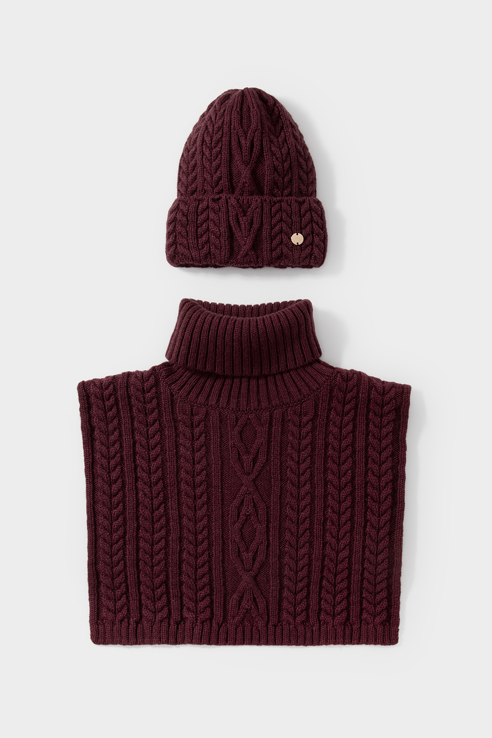 картинка Комлпект шапка и манишка от магазина Одежда+