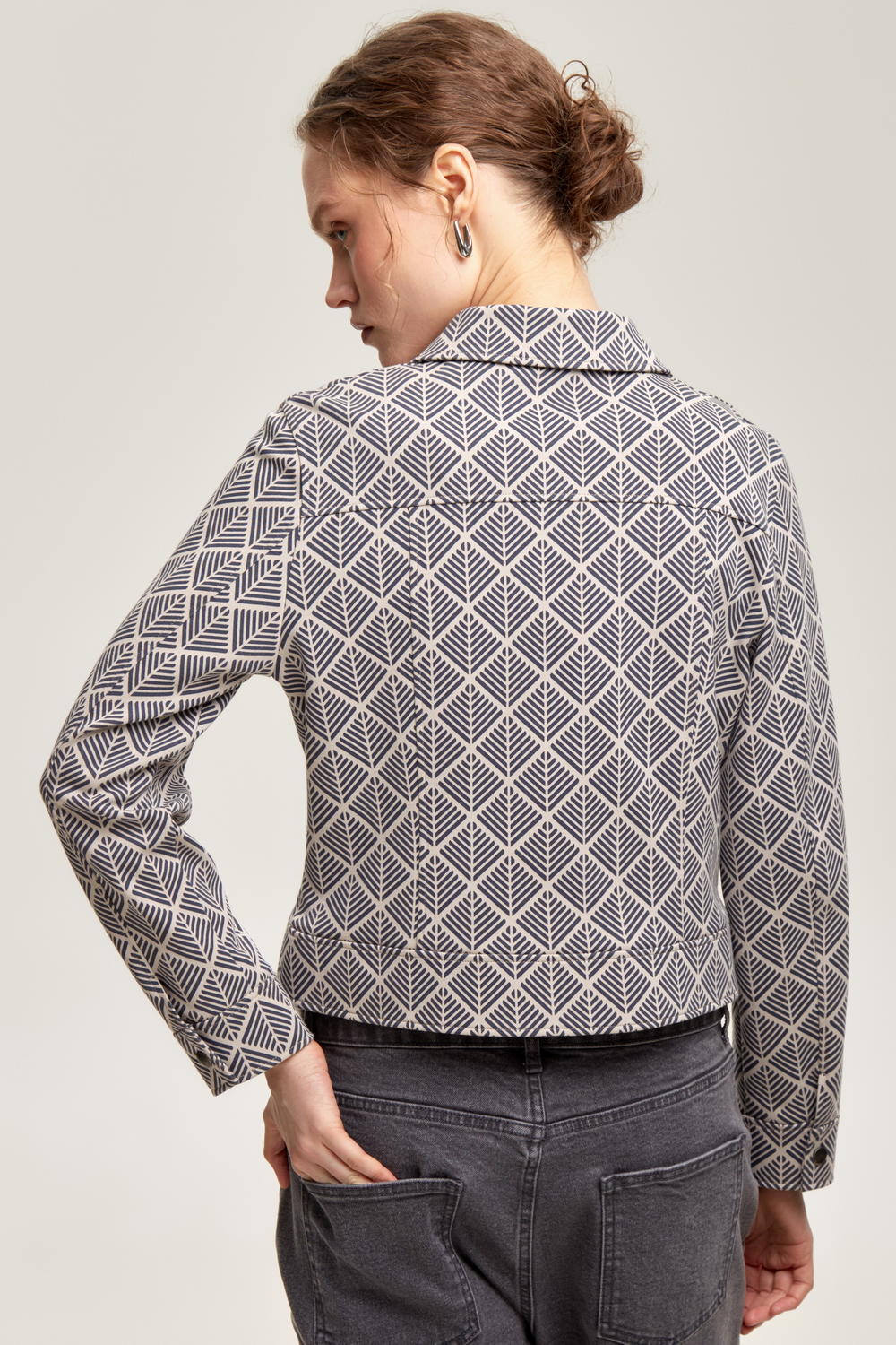 картинка Укороченный жакет из премиального трикотажа от магазина Одежда+