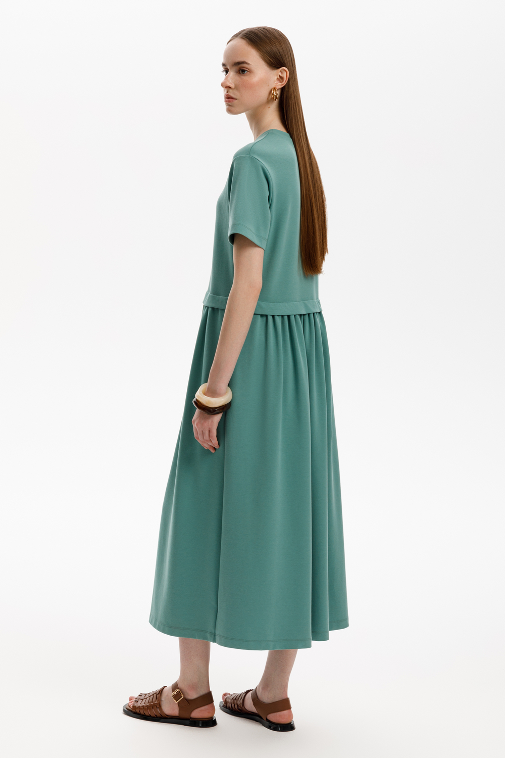 картинка Платье со сборкой на талии от магазина Одежда+