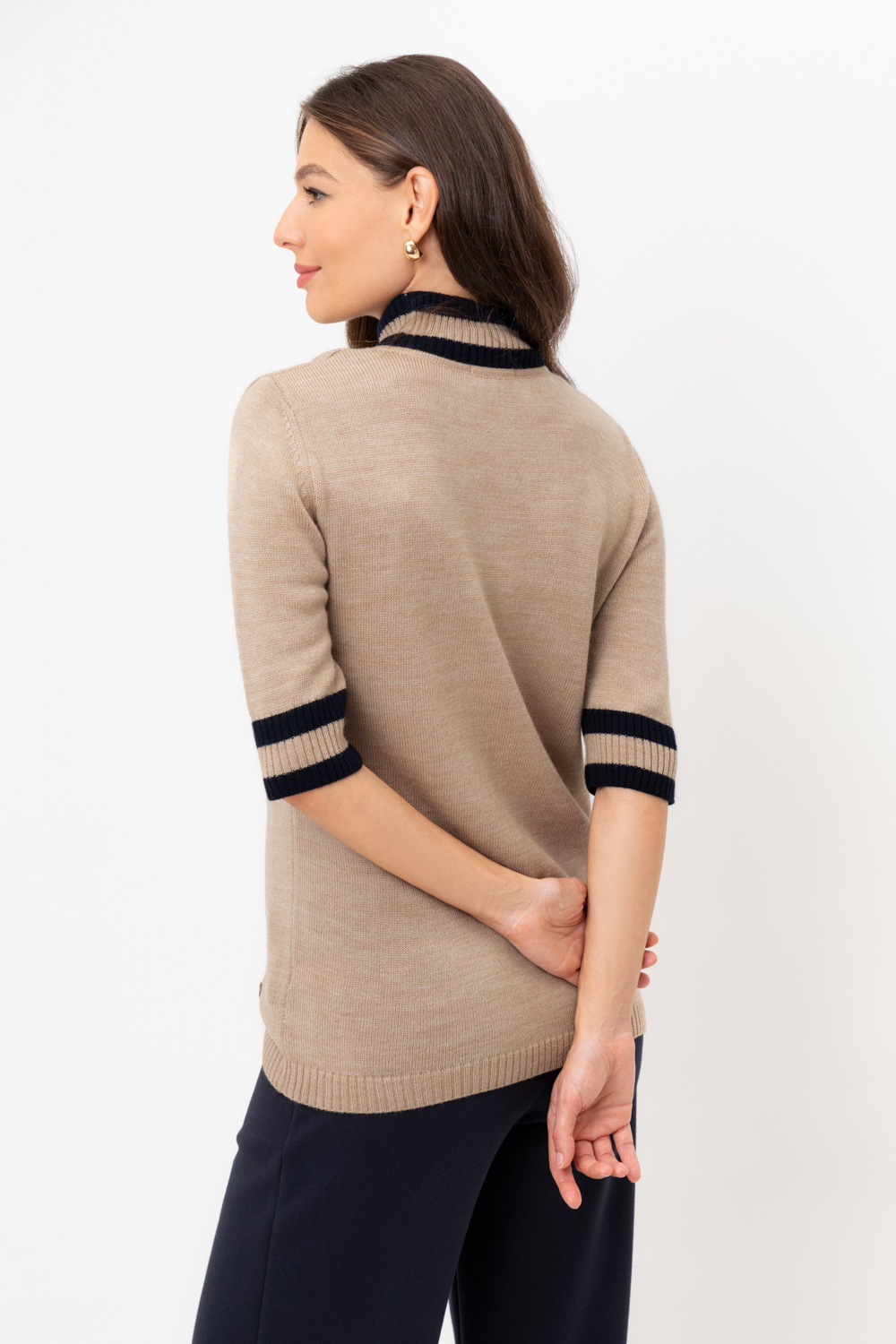 картинка Джемпер с коротким рукавом из шерсти мериноса от магазина Одежда+