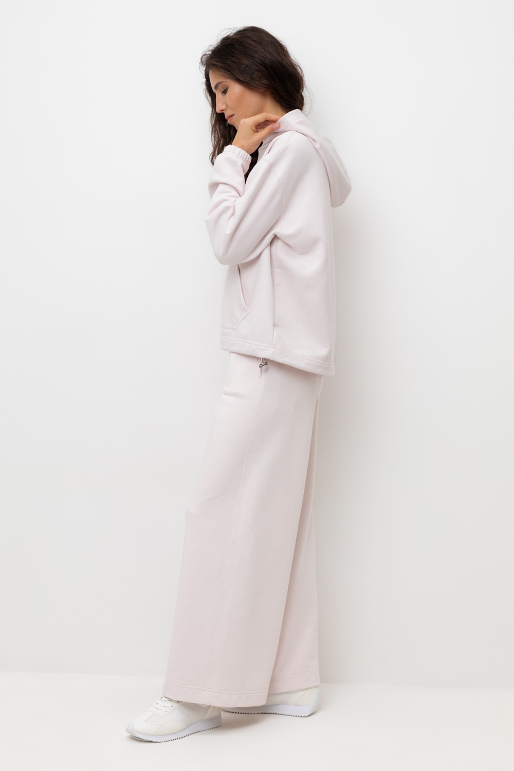 картинка Брюки со стрелками из мягкого двухцветного футера от магазина Одежда+