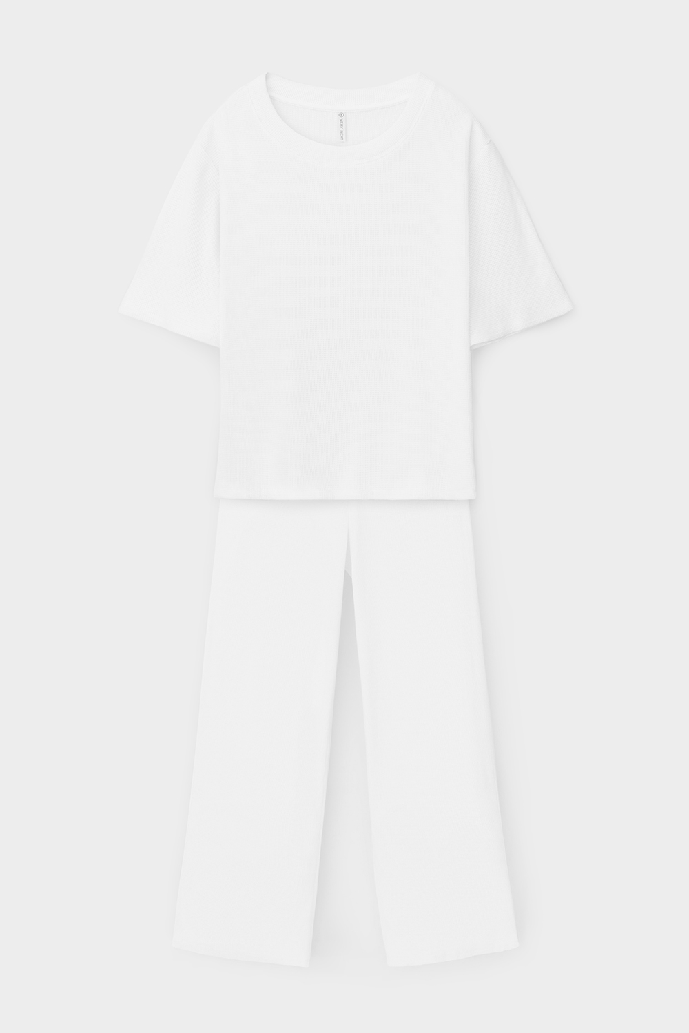 картинка Комлпект футболка и брюки из объемного трикотажа от магазина Одежда+