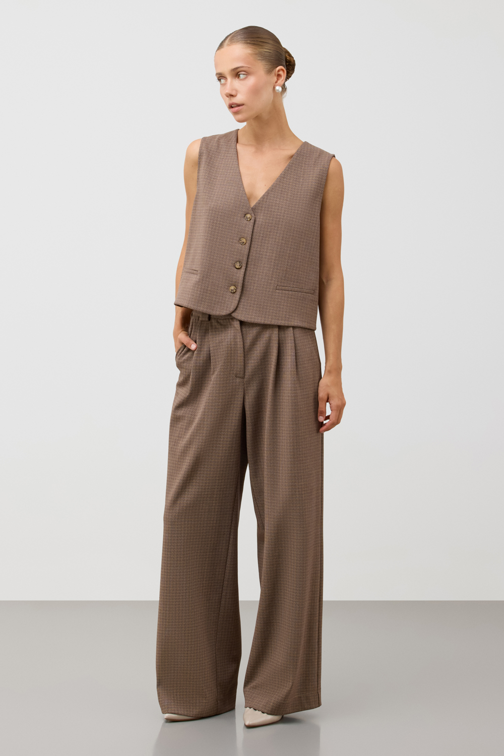 картинка Жилет от магазина Одежда+