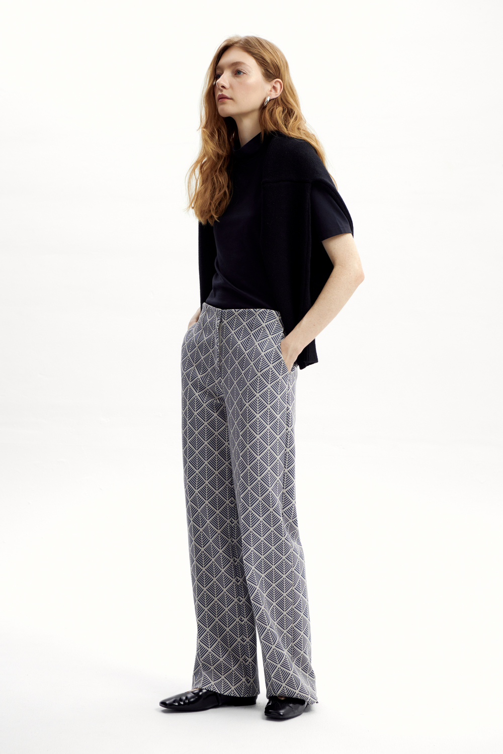 картинка Брюки из премиального трикотажа со стрелками от магазина Одежда+