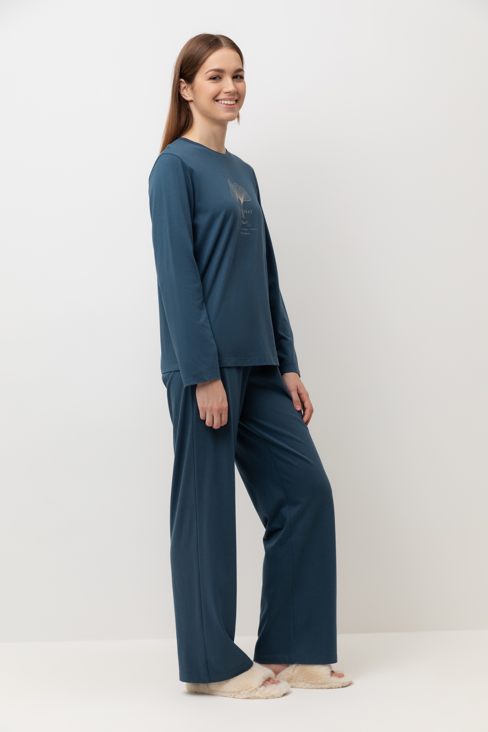 картинка Комплект лонгслив и брюки из хлопка с модалом от магазина Одежда+