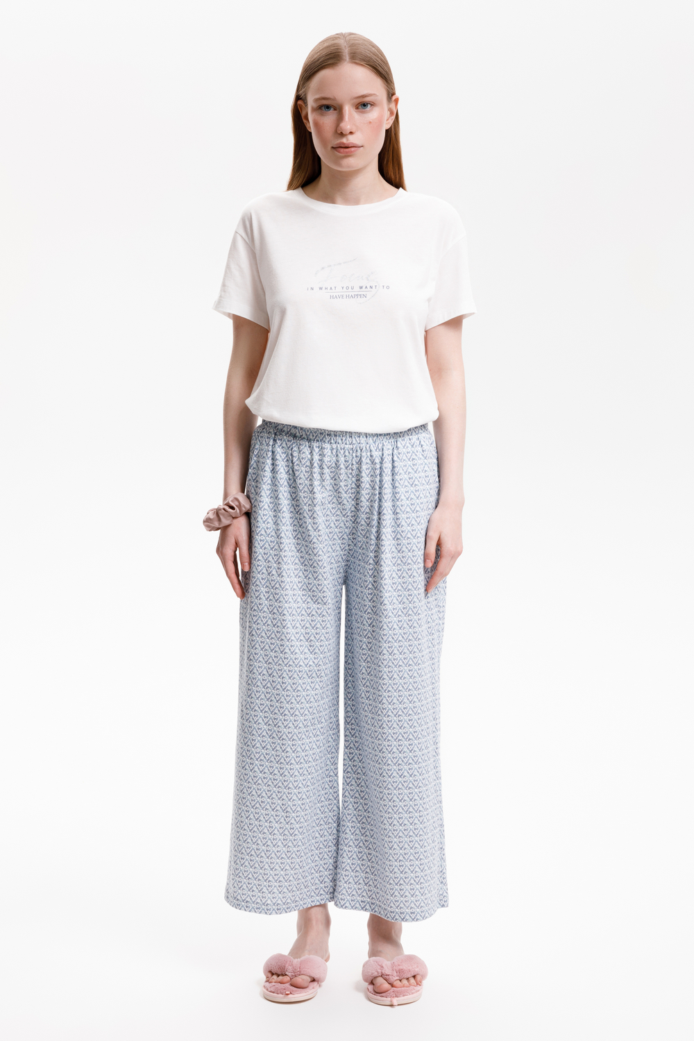 картинка Комплект футболка и брюки из гребенного хлопка от магазина Одежда+