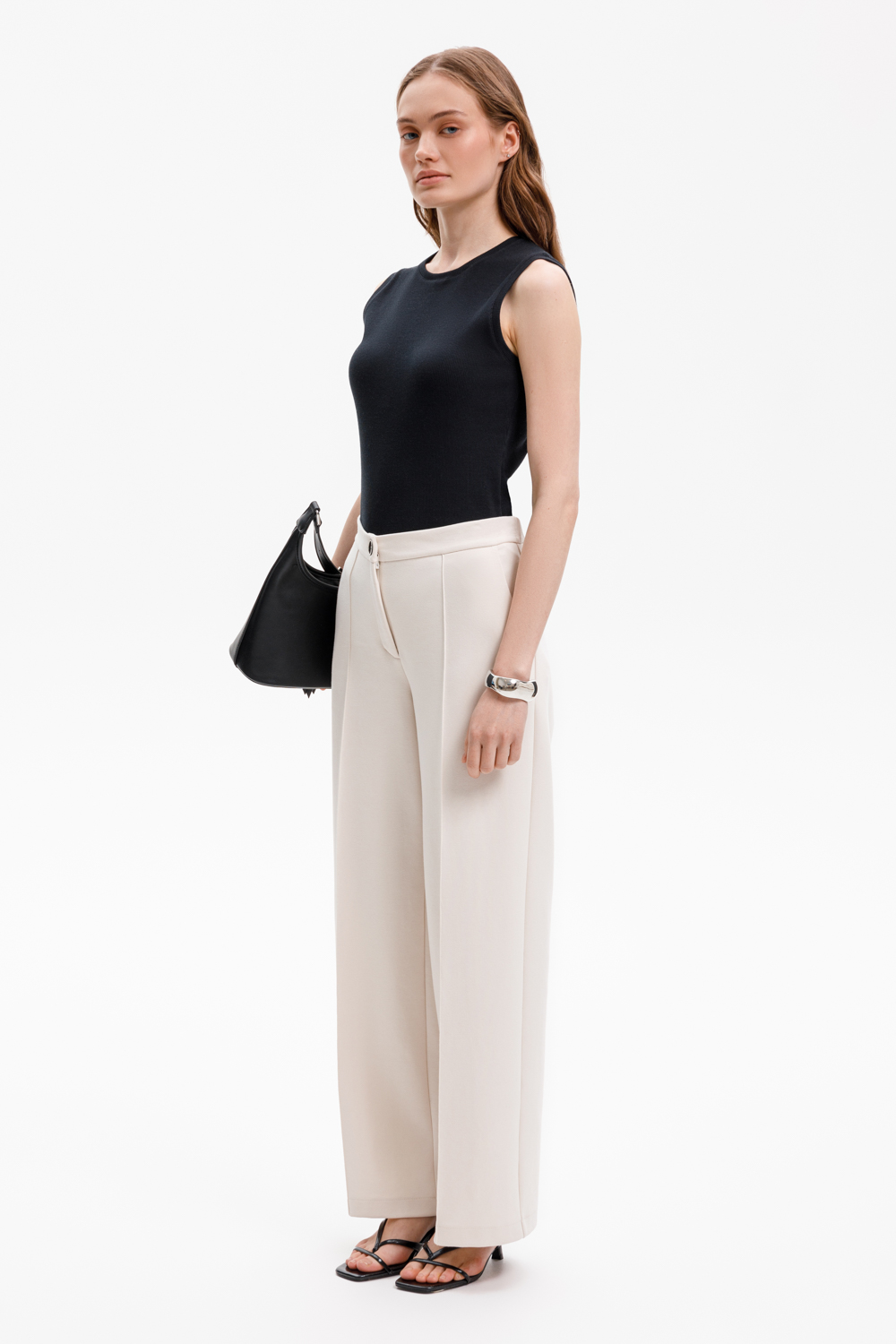 картинка Брюки свободного кроя из премиального трикотажа от магазина Одежда+