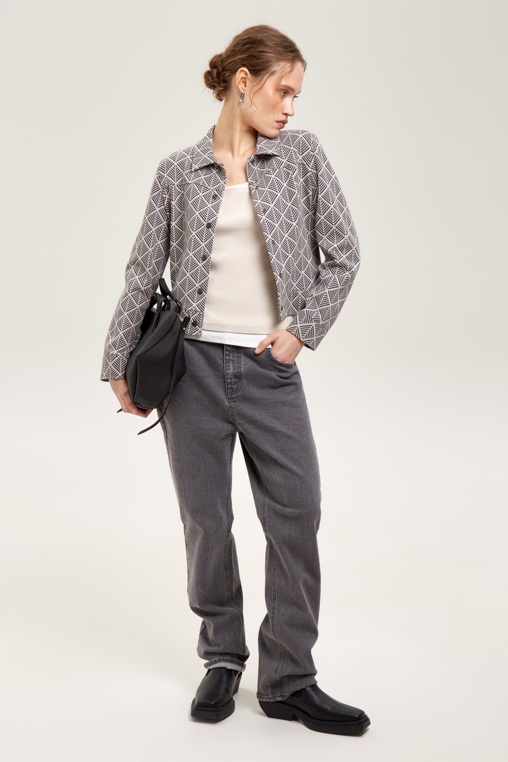 картинка Укороченный жакет из премиального трикотажа от магазина Одежда+