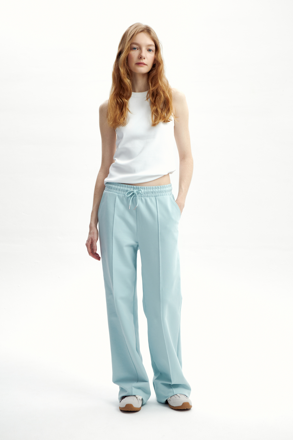 картинка Брюки со стрелками из высококачественного гребенного футера с эластаном от магазина Одежда+