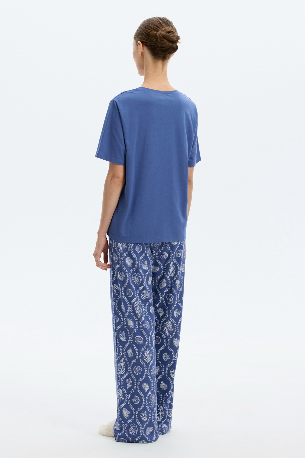 картинка Комплект футболка и брюки из хлопка с модалом от магазина Одежда+