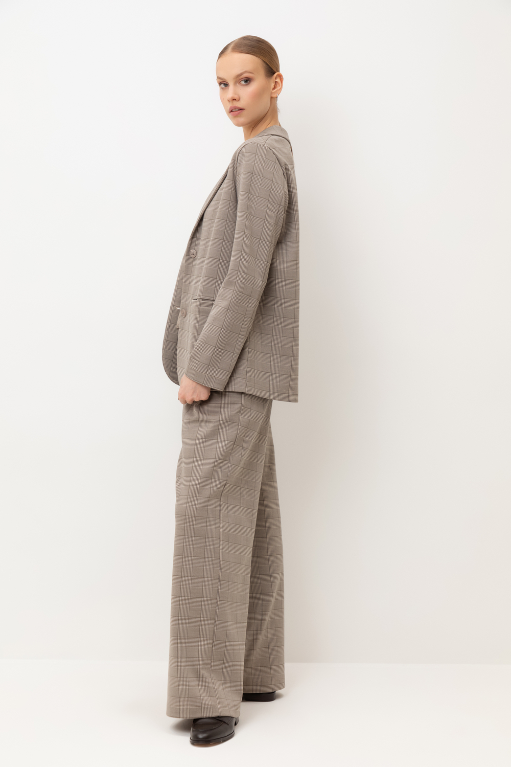 картинка жакет кремовый, клетка глен от магазина Одежда+