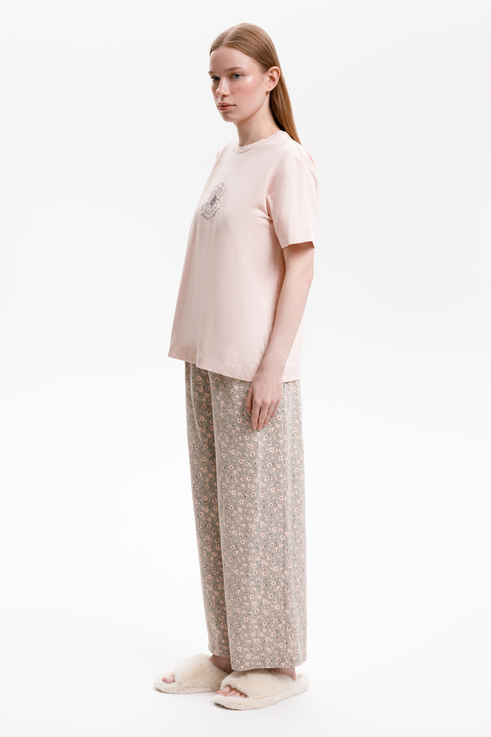 картинка Комплект футболка и брюки из хлопка от магазина Одежда+