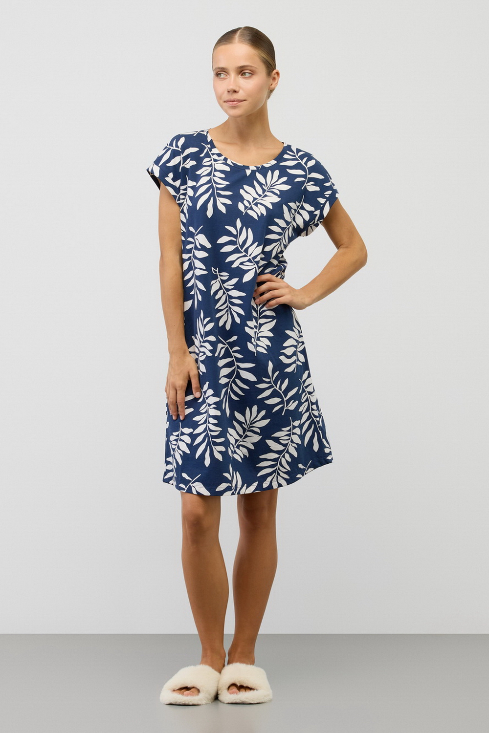 картинка Удлиненная футболка из 100% хлопка от магазина Одежда+