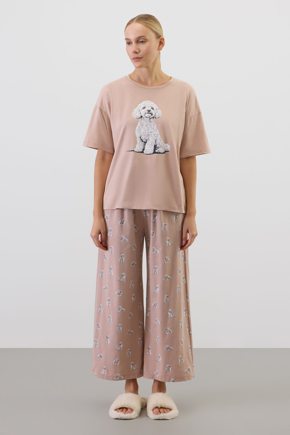 картинка Комплект футболка и брюки из хлопка от магазина Одежда+