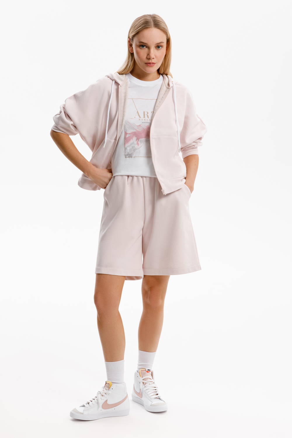 картинка Удлиненные шорты из мягкого двухцветного футера от магазина Одежда+