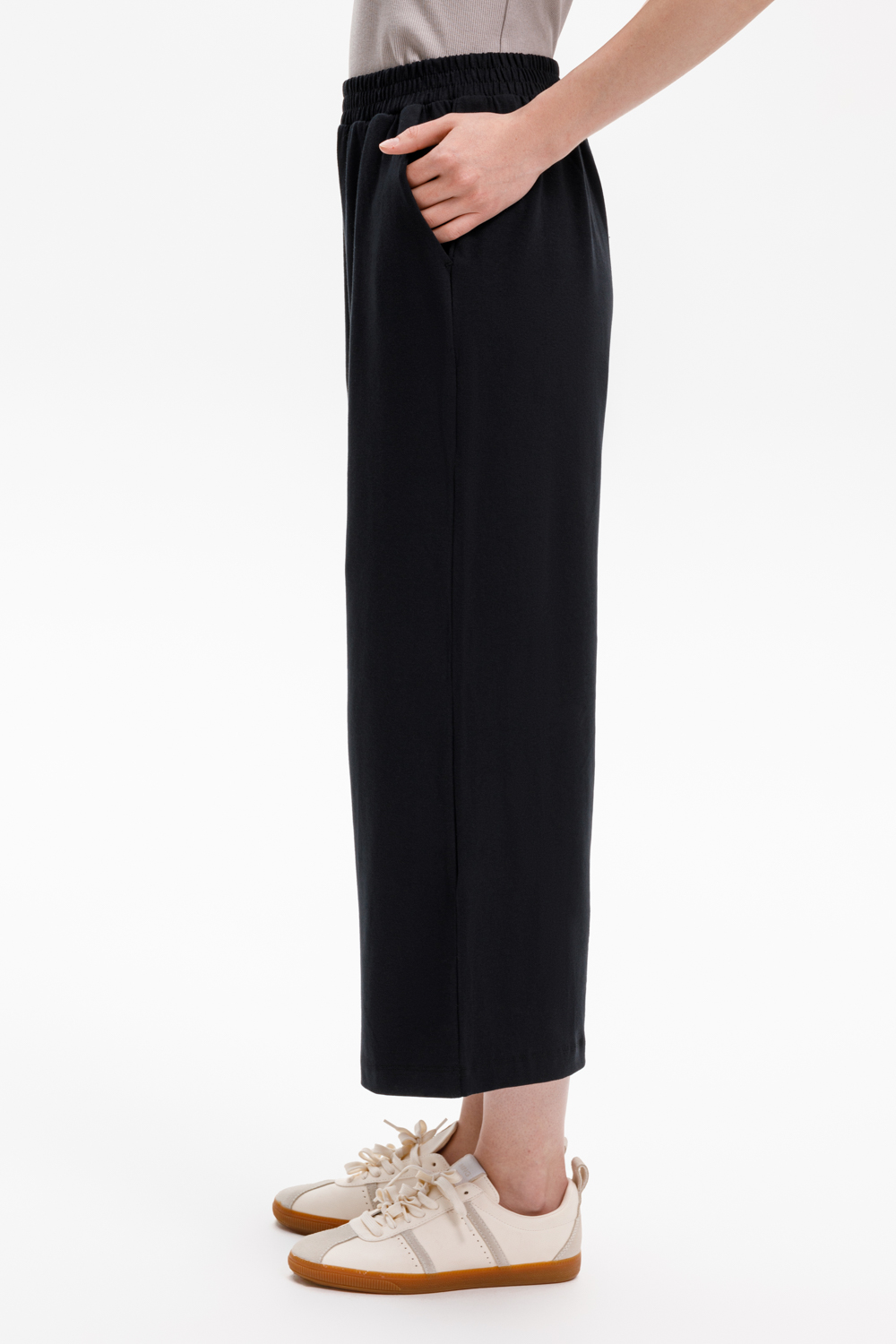 картинка Трикотажные брюки свободного кроя от магазина Одежда+