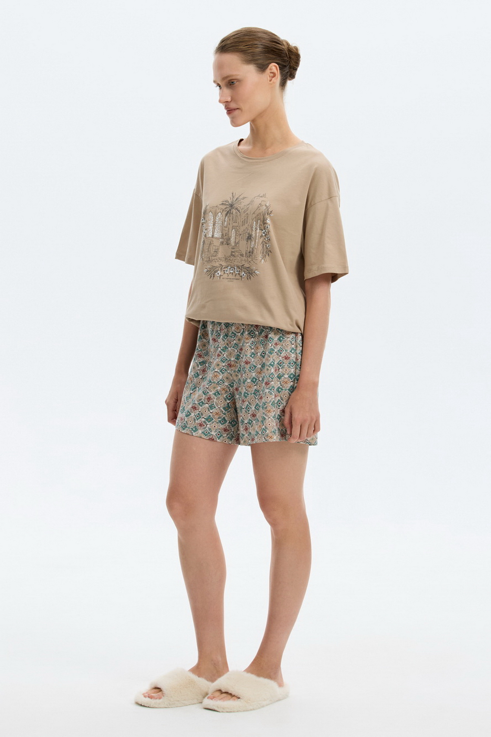 картинка Комплект с футболкой и шортами  из 100% хлопка от магазина Одежда+