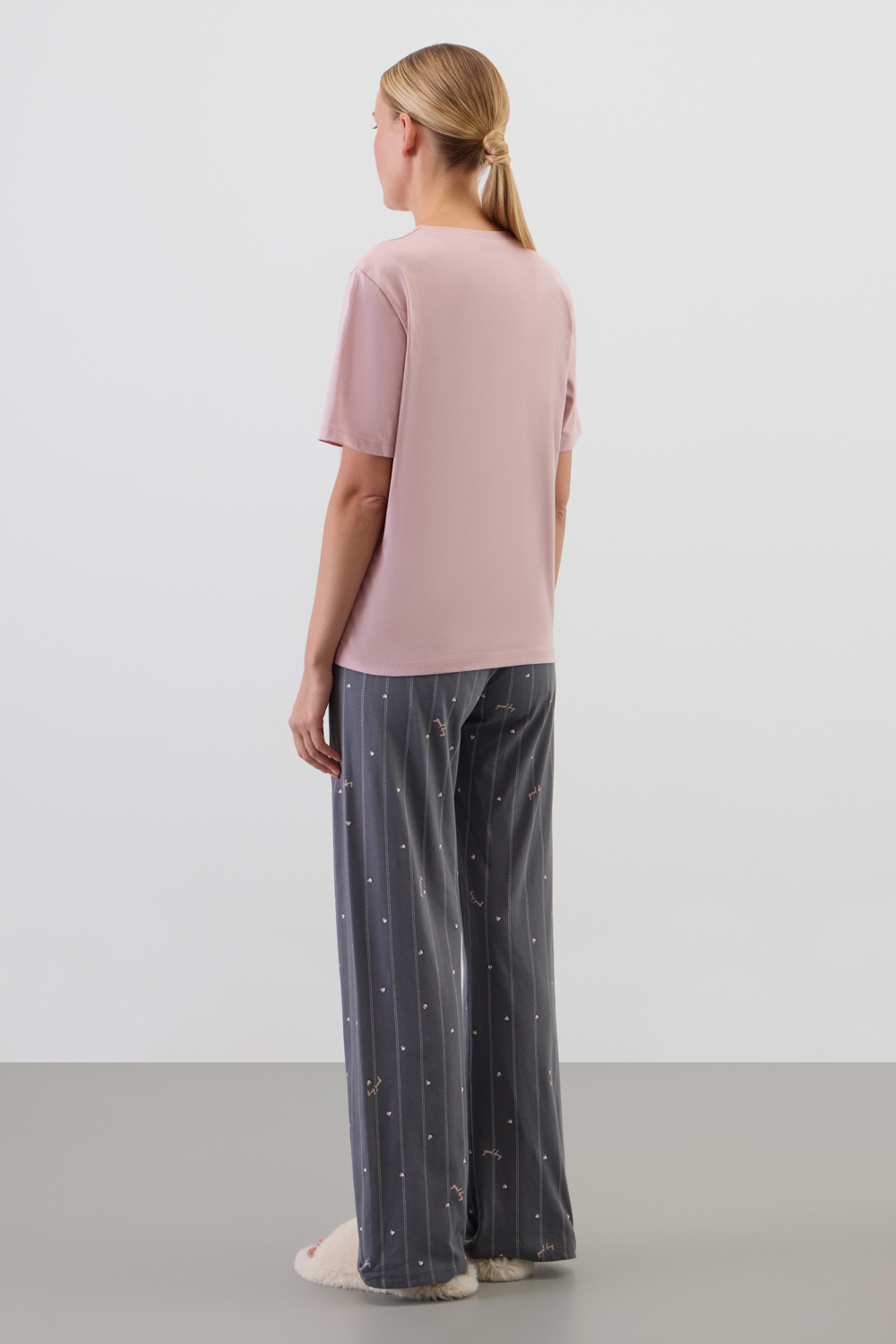 картинка Комплект футболка и брюки из гребенного хлопка от магазина Одежда+