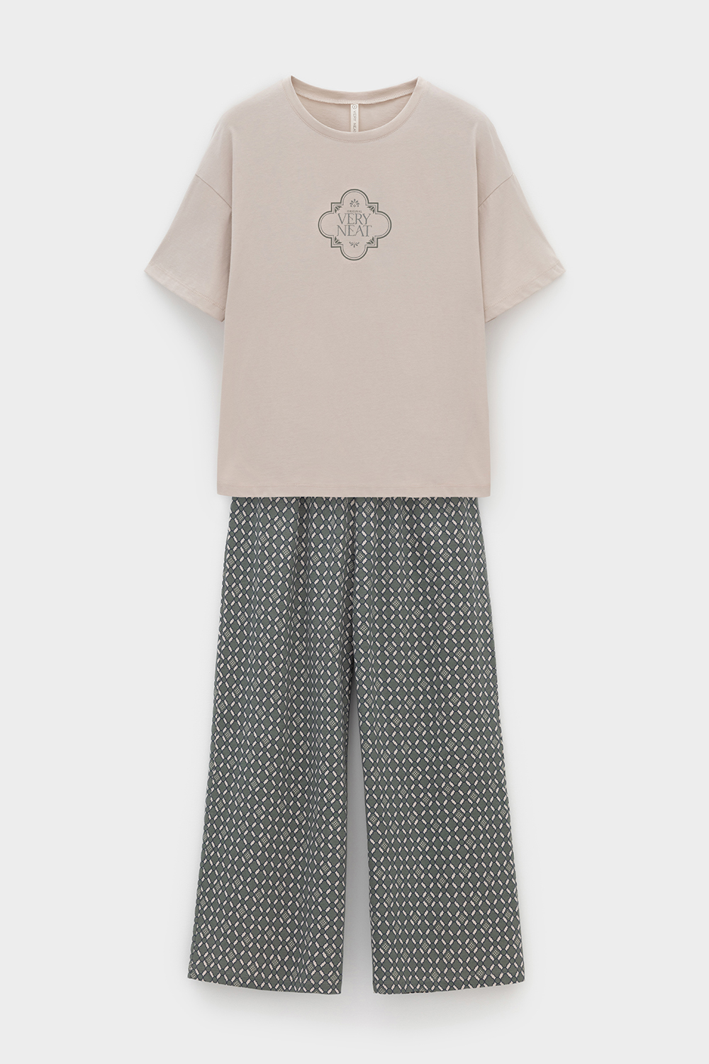 картинка Комплект футболка и брюки из гребенного хлопка от магазина Одежда+