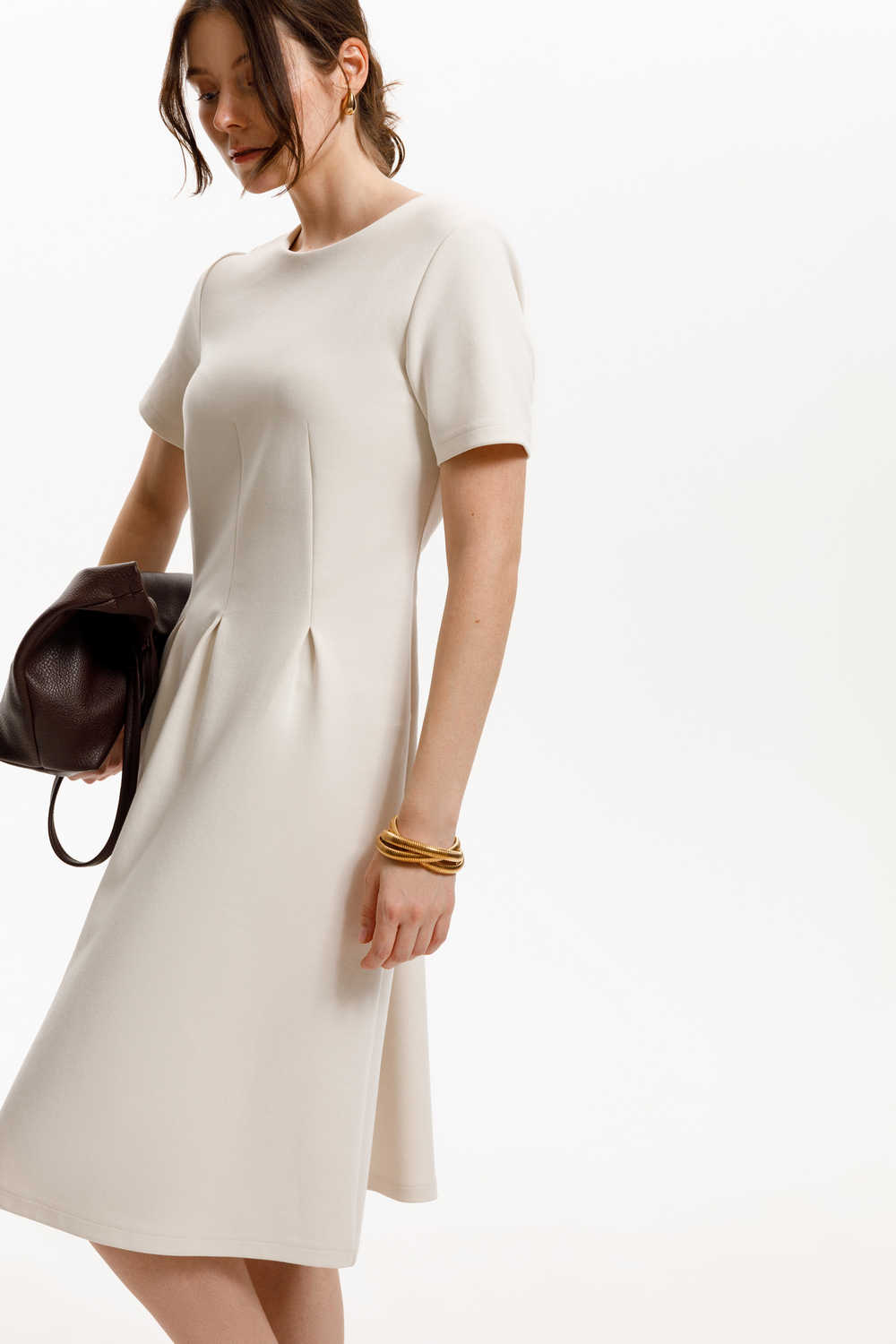 картинка Классическое платье-футляр приталенного силуэта от магазина Одежда+