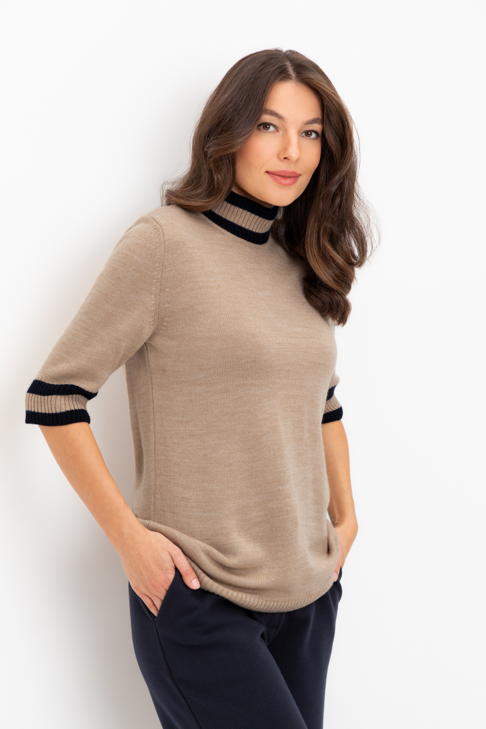 картинка Джемпер с коротким рукавом из шерсти мериноса от магазина Одежда+