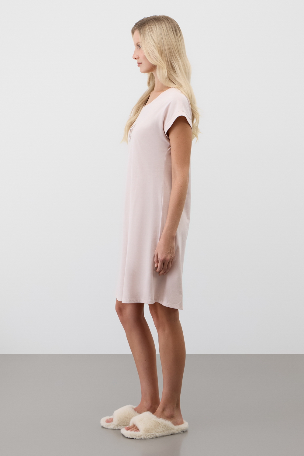 картинка Удлиненная футболка из 100% хлопка от магазина Одежда+