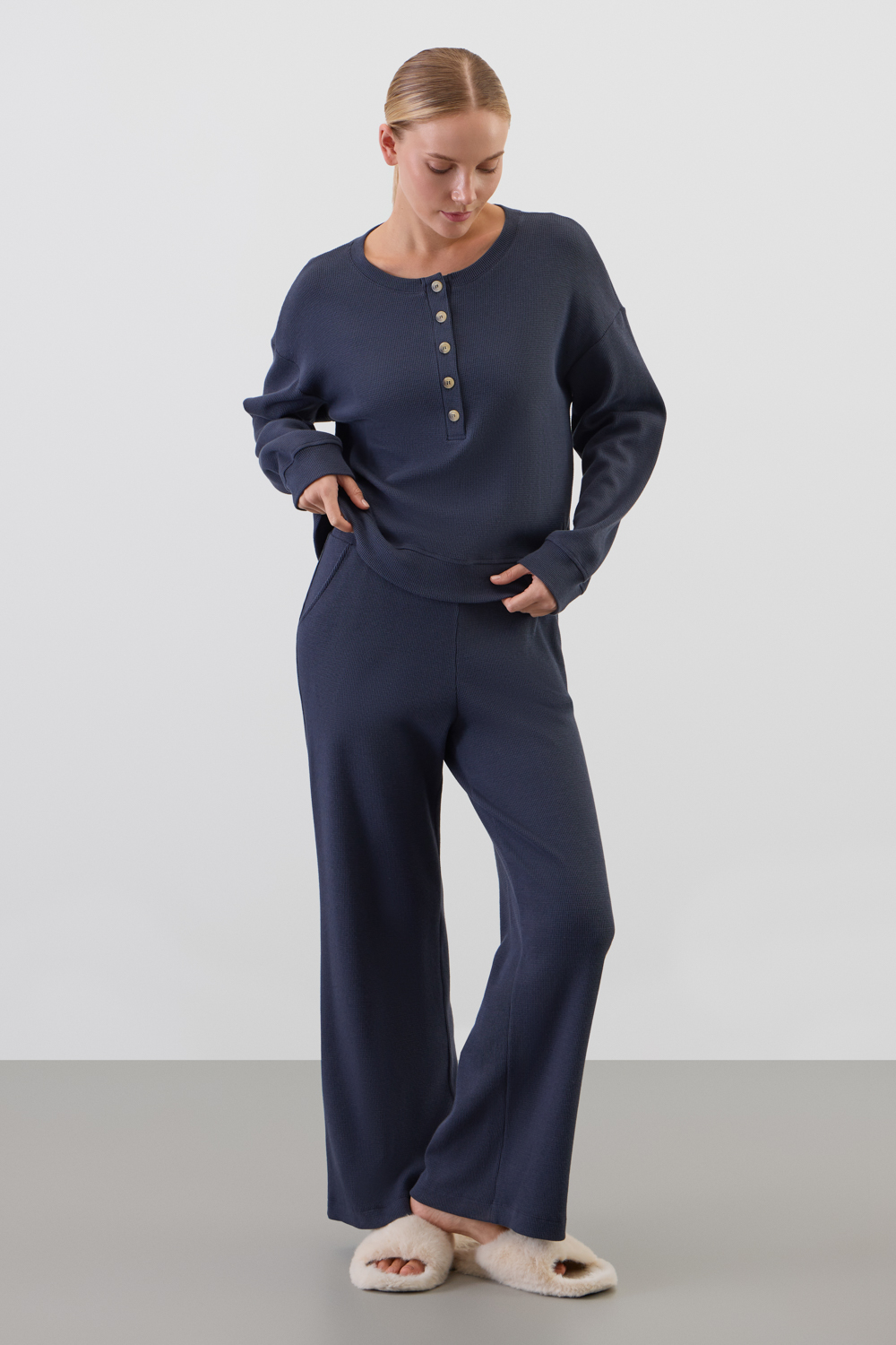 картинка Комлпект джемпер и брюки из объемного трикотажа от магазина Одежда+