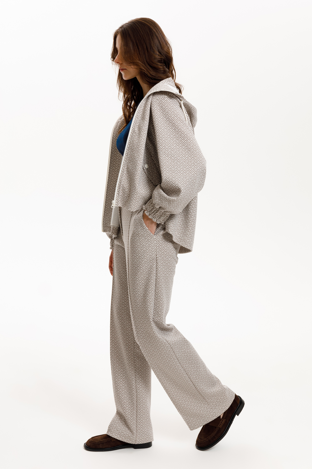 картинка Толстовка с капюшоном из премиального трикотажа от магазина Одежда+