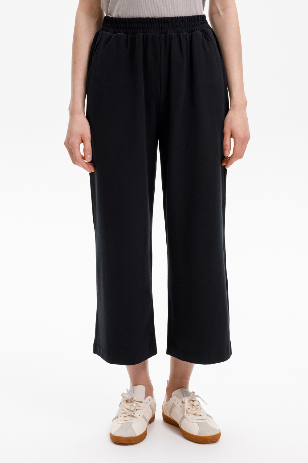 картинка Трикотажные брюки свободного кроя от магазина Одежда+