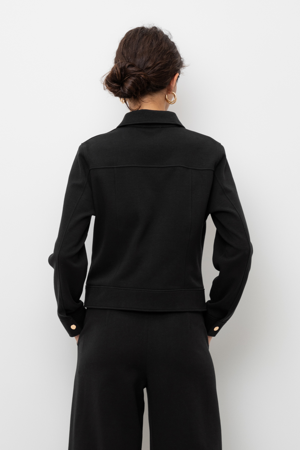 картинка Укороченный жакет из премиального трикотажа от магазина Одежда+