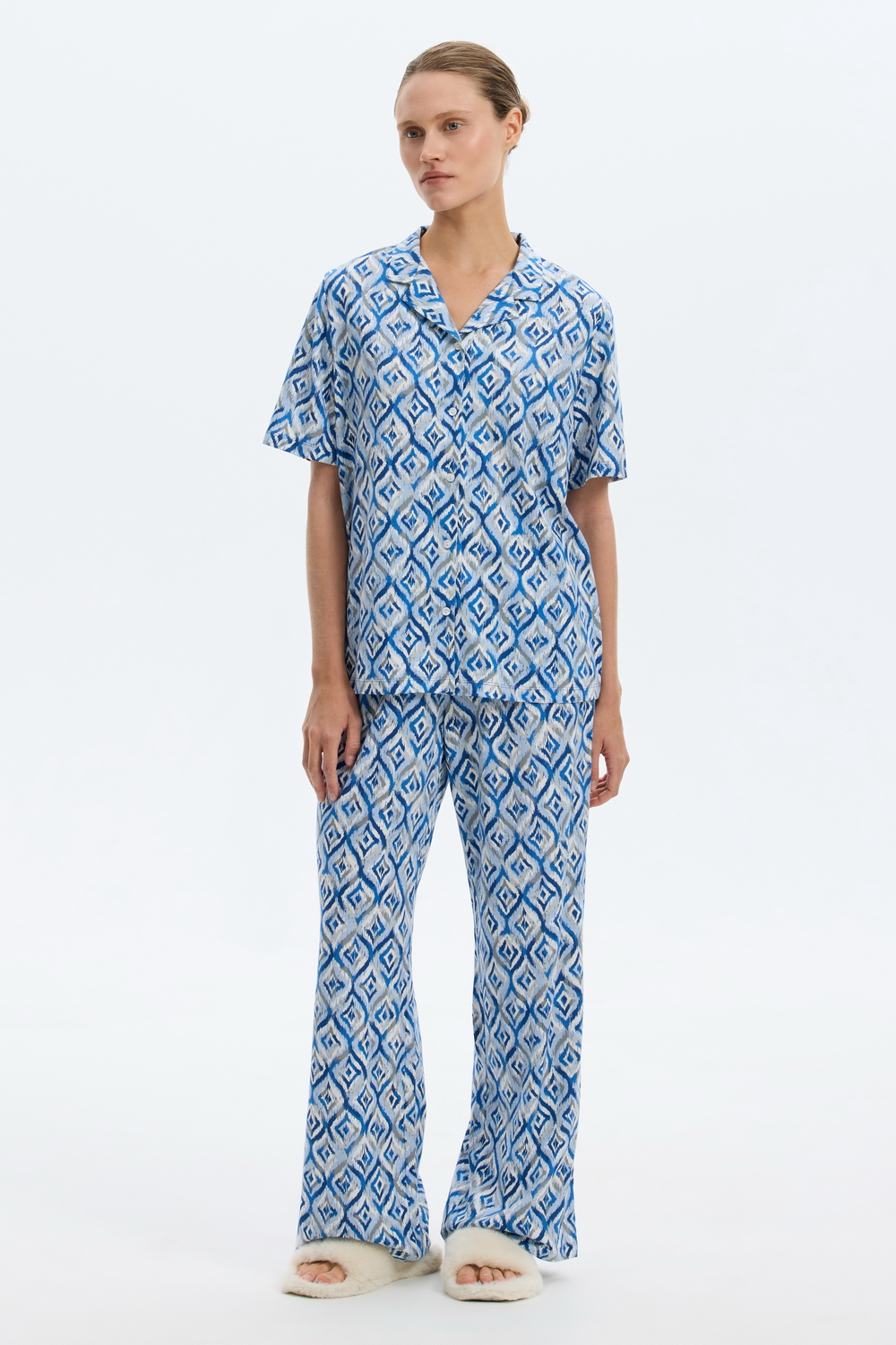 картинка Комплект рубашка и брюки из хлопка с модалом от магазина Одежда+