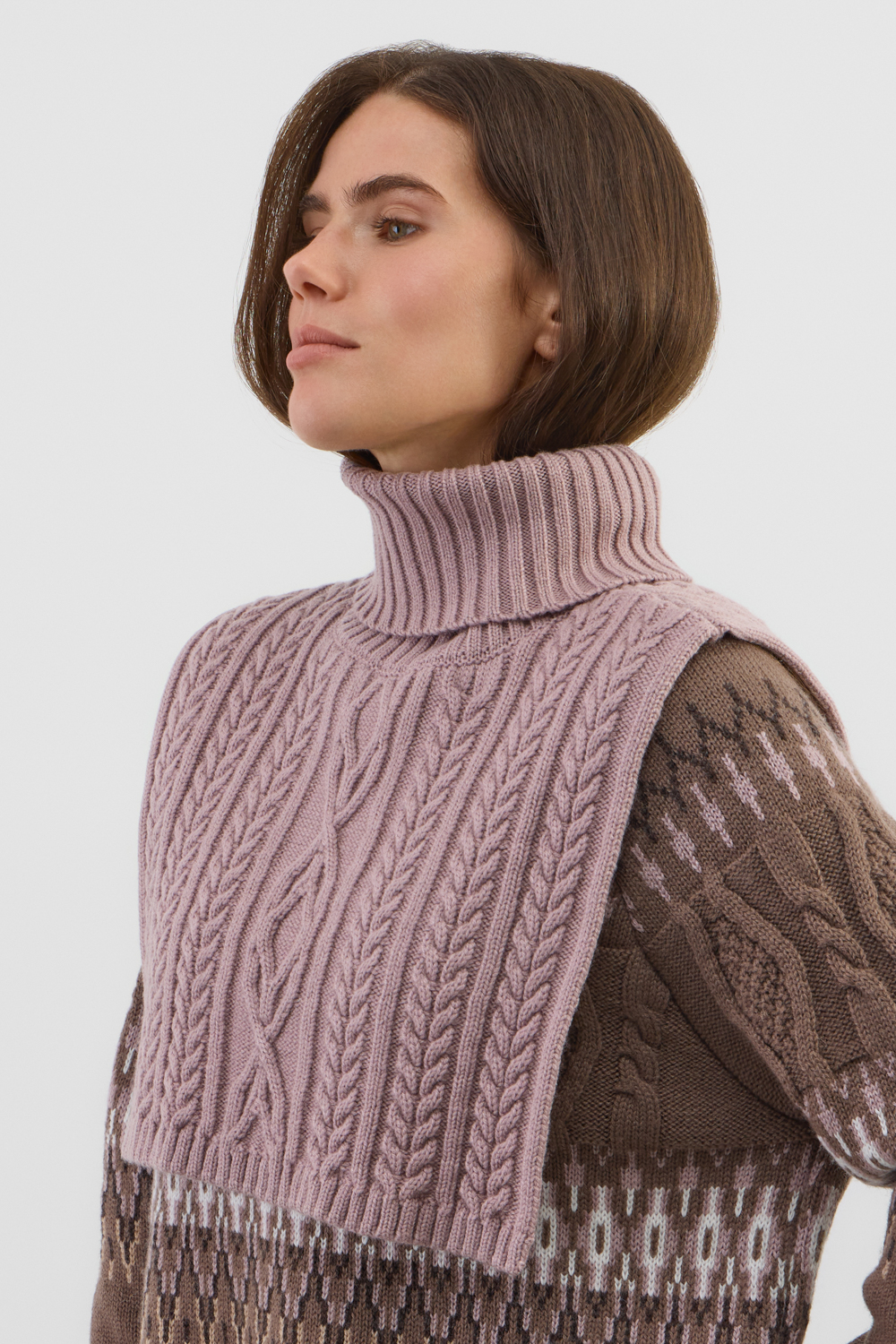 картинка Комлпект шапка и манишка от магазина Одежда+