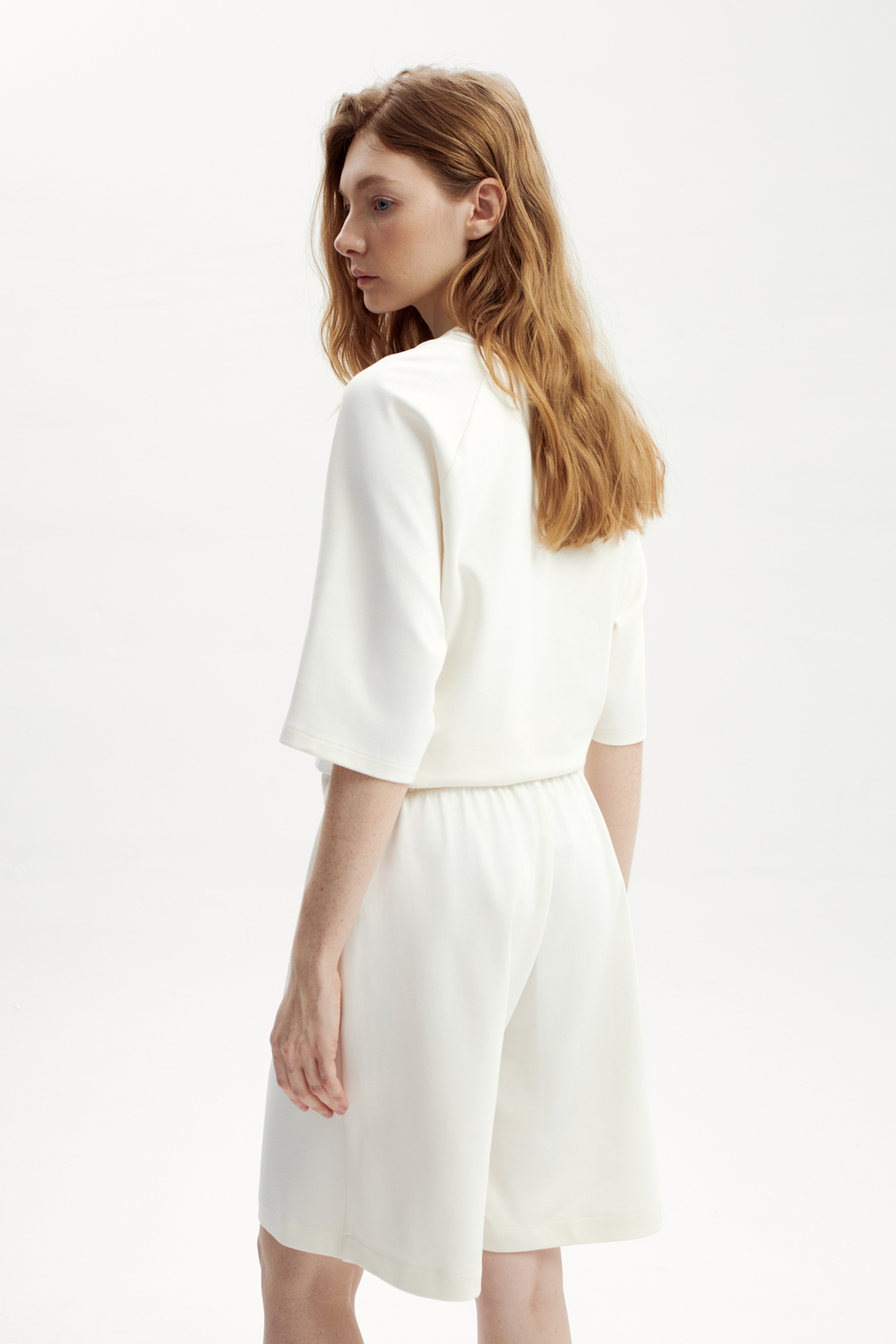 картинка Шорты со стрелками свободного силуэта от магазина Одежда+