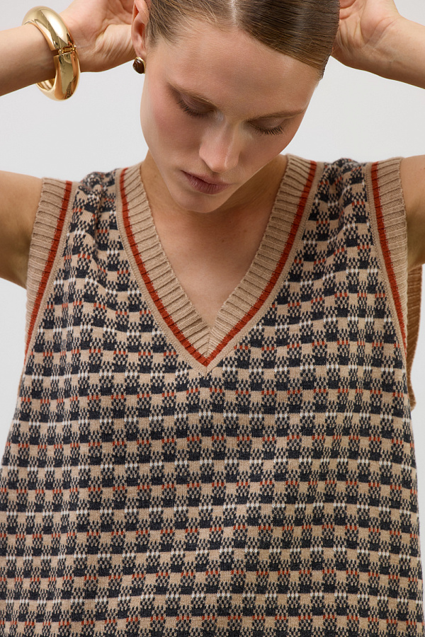 картинка Жилет от магазина Одежда+