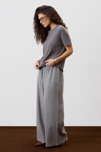 картинка брюки светло-серый от магазина Одежда+