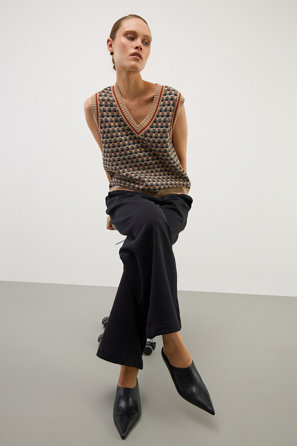 картинка Жилет от магазина Одежда+