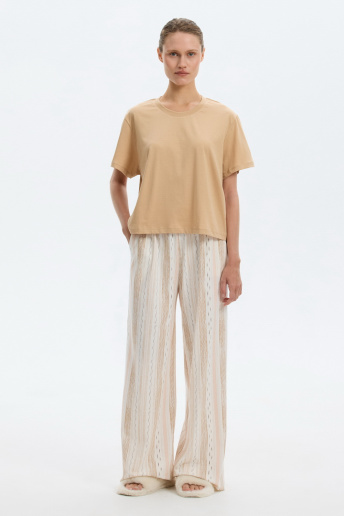 картинка Комплект футболка и брюки из хлопка с модалом от магазина Одежда+