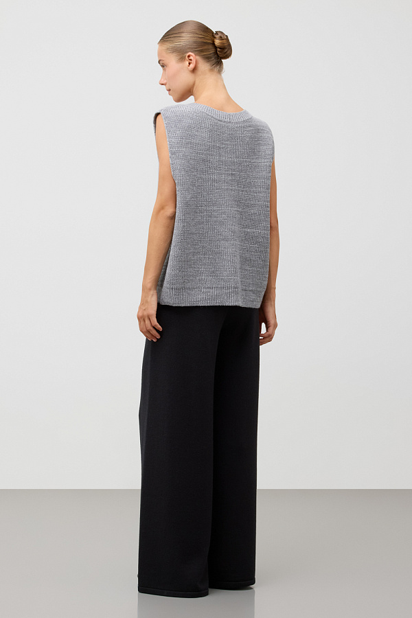 картинка Жилет от магазина Одежда+