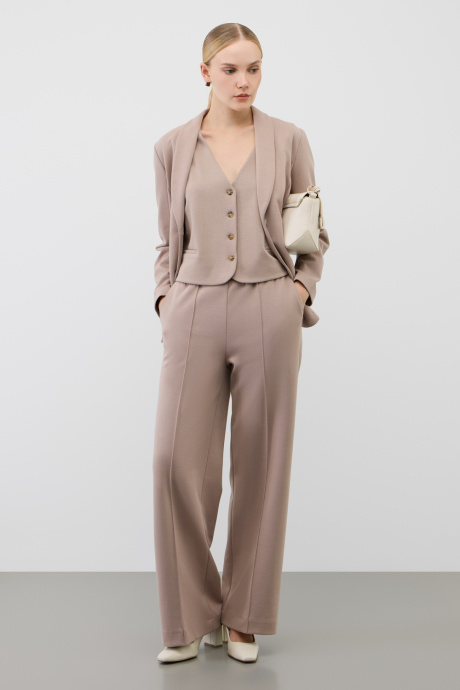 картинка Брюки со стрелками от магазина Одежда+