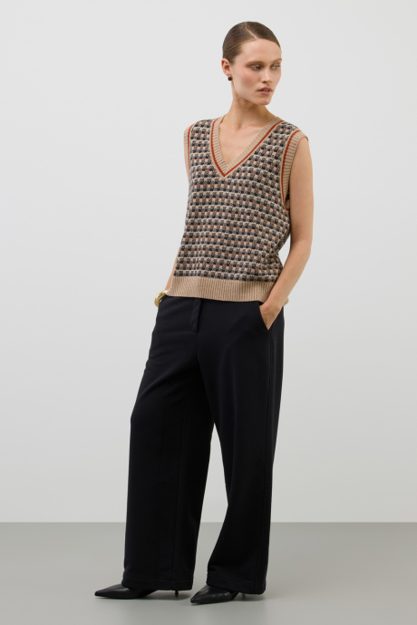 картинка Жилет от магазина Одежда+