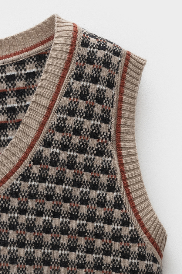 картинка Жилет от магазина Одежда+