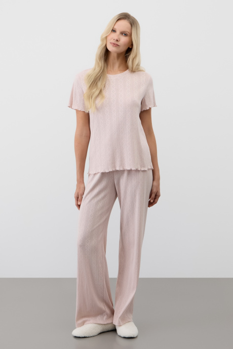 картинка Комплект футболка и брюки из ажурного хлопка от магазина Одежда+