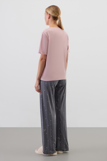 картинка Комплект футболка и брюки из гребенного хлопка от магазина Одежда+