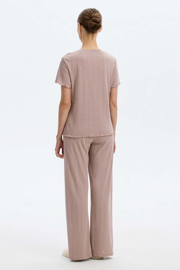 картинка Комплект футболка и брюки из ажурного хлопка от магазина Одежда+
