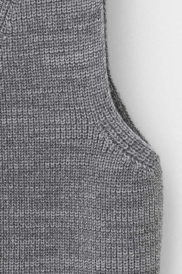 картинка Жилет от магазина Одежда+